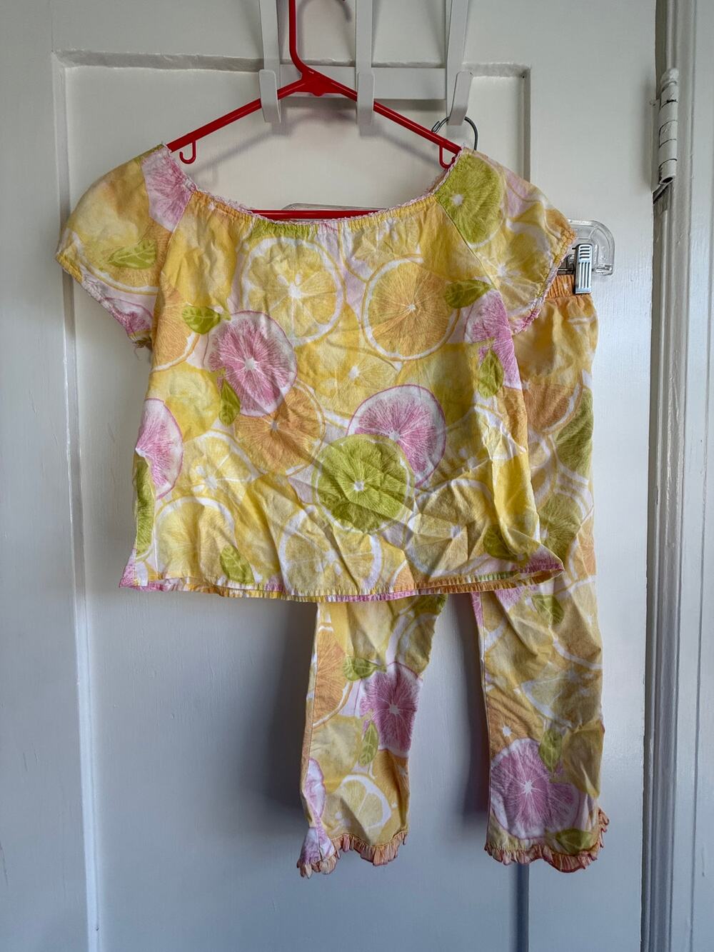 B. Lulu Girls Top and Bottom Set Summer Size 6 (Pajamas?)